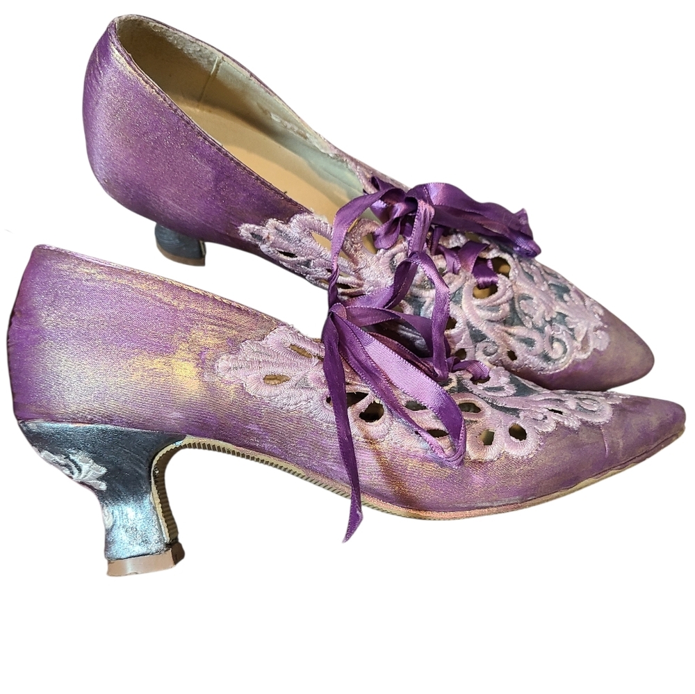 Satin Bridgerton Regency Breath taking embroidered heels Sz US 6‎ Prom Fairy Vtg